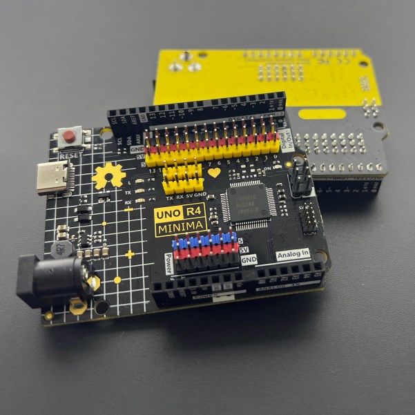 Black Clone Arduino uno R4 Minima